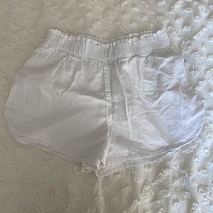 Universal threads white shorts size small
